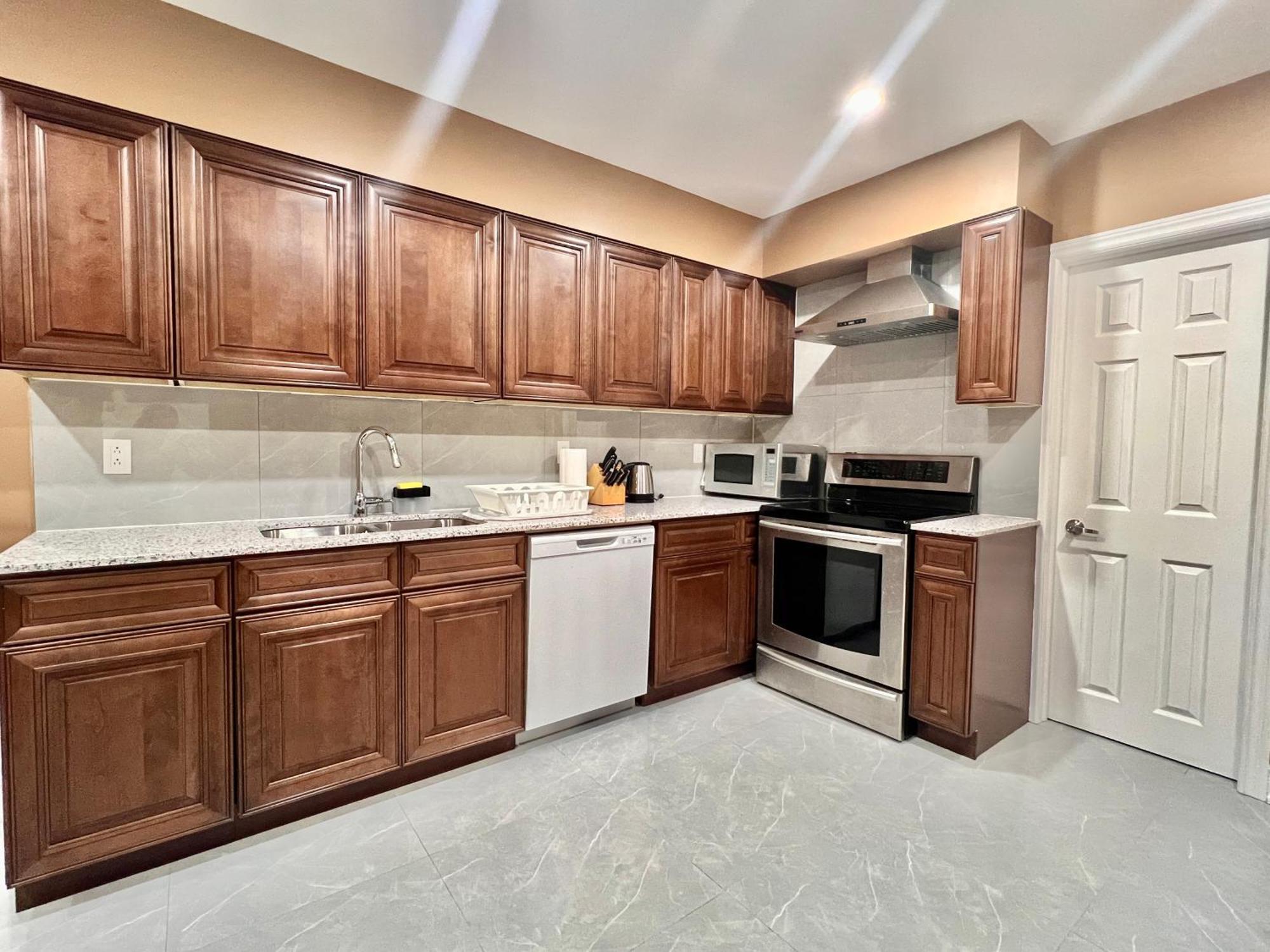Upgraded Rooms With Bath 7-Min To Subway Near Downsview Rogers Stadium Toronto Exteriör bild